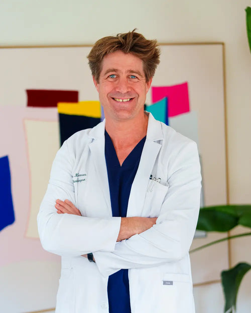 Photo du docteur Maxime Servaes, chirurgien plasticien. 